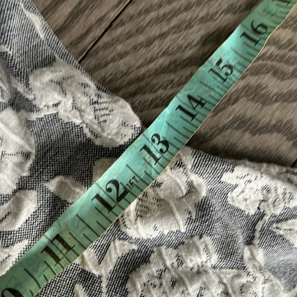 Beautiful dress by Lauren Conrad 🌺🍀🌺 - Picture 7 of 12